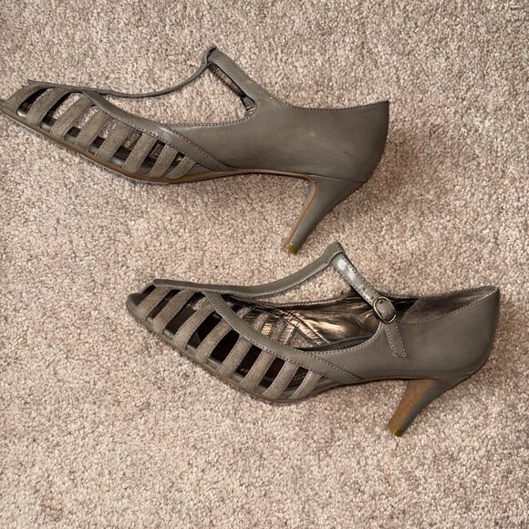 NaturalSoul Strappy Taupe Mid-Heel Leather Pumps 9.5 - Picture 1 of 10